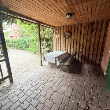 Terrasse mit Unterstand