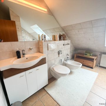 Badezimmer im Dachgeschoss