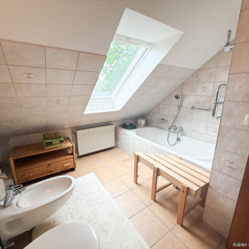 Badezimmer im Dachgeschoss